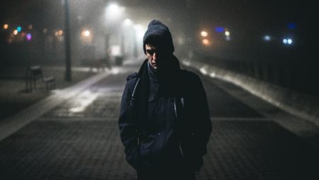 لماذا نبحث عن الدراما السوداء؟.. سر انتشار الترندات الحزينة في 2025