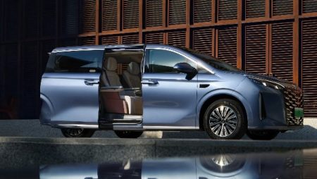 بقدرات هجينة .. أحدث سيارة عائلية من بي واي دي “XIA” 2025