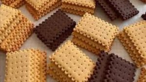 طريقة عمل بسكويت الشاى الهش بطعم مقرمش وخفيف