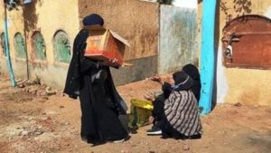 ما حكم ما يُسمى بـ”طلعة رجب” لتوزيع الصدقات عند المقابر؟