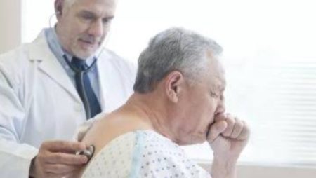 حكم صيام أصحاب الأمراض وهل يجوز لهم الإفطار؟.. دار الإفتاء ترد