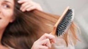 وداعًا للمواد الكيميائية .. وصفات طبيعية لفرد الشعر .. ناعم وصحي لجمالكِ