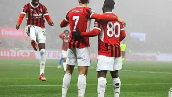 ميلان يكتسح هيلاس فيرونا بثلاثية في الدوري الإيطالي