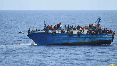 أستاذ بـ الأزهر يحذر الشباب من الهجرة غير الشرعية: اقتحام الدول ليس حقًا