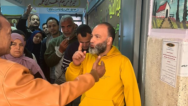 12 ظهرًا بحسب توقيت كل دولة.. بدء الصمت الدعائي لـ19 دائرة مُلغاة بانتخابات النواب 12 ظهرًا بحسب توقيت كل دولة.. بدء الصمت الدعائي لـ19 دائرة مُلغاة بانتخابات النواب