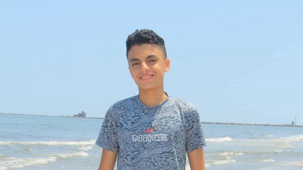 أخته كانت بتتعاكس.. أم ضحية بورسعيد تكشف حالته الصحية بعد طعنه بالقلب أخته كانت بتتعاكس.. أم ضحية بورسعيد تكشف حالته الصحية بعد طعنه بالقلب