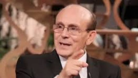 خالد أبو بكر: قيمة محمد صبحي الكبيرة تفرض عليه مسؤولية اختيار كلماته