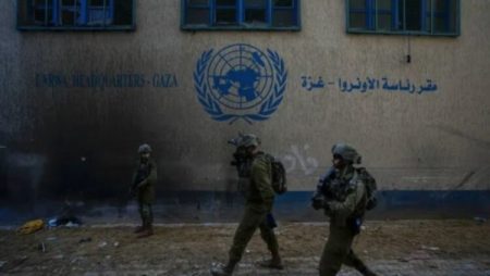 دون أسباب .. الاحتلال الإسرائيلي يقتحم مقر أونروا