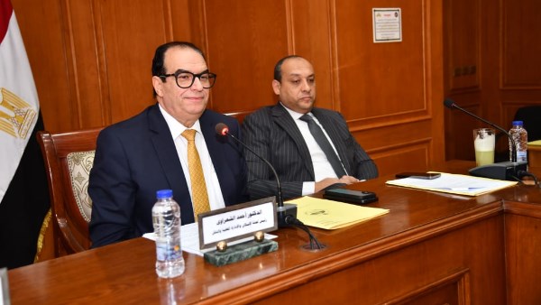 بدء اجتماع إسكان الشيوخ لمناقشة اقتراح استكمال امتداد الطريق الصحراوى الشرقي