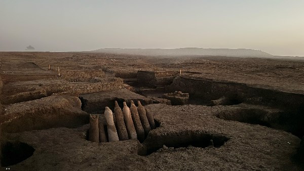 الكشف عن ورش صناعية من العصر المتأخر وجبانة رومانية بغرب الدلتا