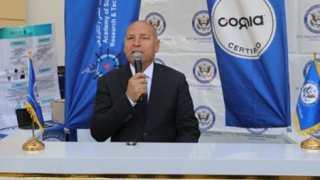 أفكار علمية وبحثية.. محافظ القاهرة يشهد معرض للعلوم والهندسة والتكنولوجيا