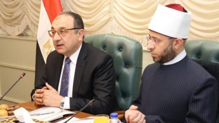 وزير قطاع الأعمال: جاهزون لدعم هيئة الأوقاف بخبرات وإمكانات شركاتنا