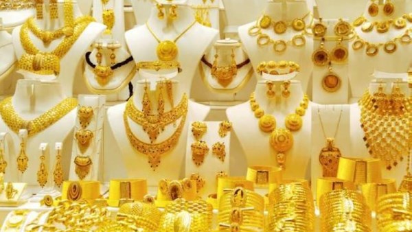 الذهب يعاود التراجع مجددا.. وهذه قيمة عيار 21 الآن