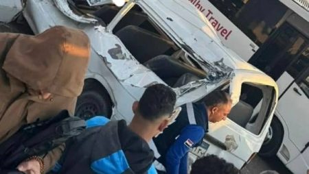 انقاذ 6 أطفال والبحث عن مفقود في حادث انقلاب سيارة ربع نقل بالإسكندرية