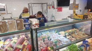 تحرير 200 مخالفة تموينية وضبط طن سكر مدعم في المنيا