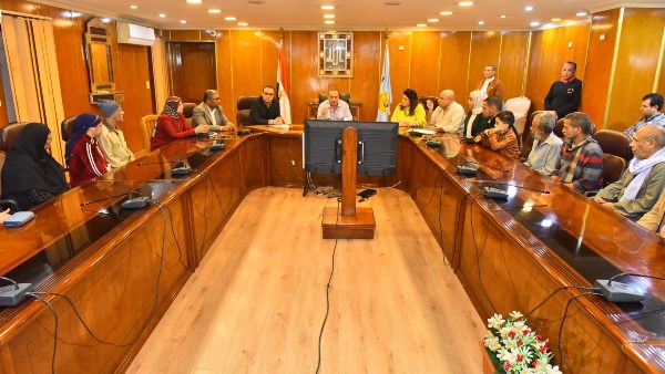 محافظ أسيوط: حزمة دعم شامل وحلول عاجلة للمنازل المتضررة بسبب الحفر العشوائي