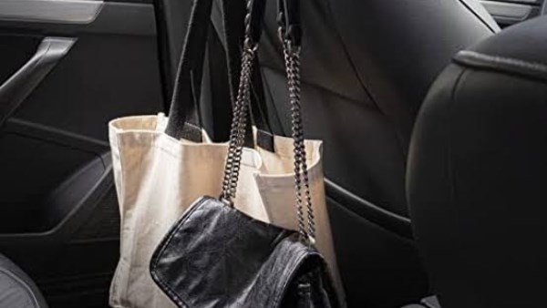 أمن سوهاج يعيد حقيبة مفقودة لسيدة داخل سيارة أجرة أمن سوهاج يعيد حقيبة مفقودة لسيدة داخل سيارة أجرة