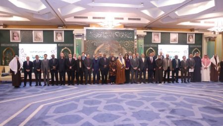 بدعوة من السفير السعودي بالقاهرة.. رئيس جامعة سوهاج يشهد احتفالية اليوم العالمي للغة العربية |صور