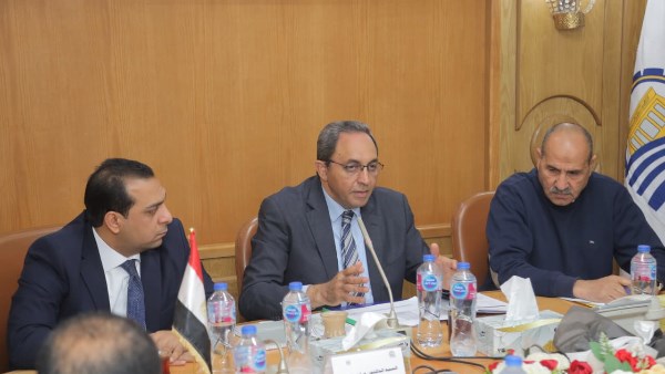 قبل بدئها.. محافظ قنا يوجه بتحديد الموقف والمستهدف للموجة 28 لإزالة التعديات