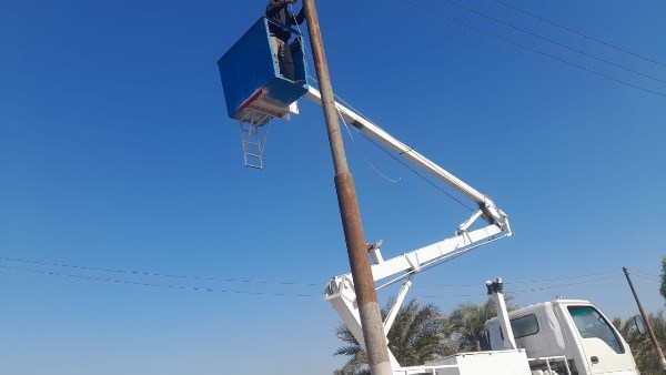 تواصل أعمال الصيانة ورفع كفاءة الطرق والإنارة بمراكز محافظة قنا| صور