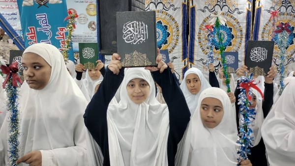 قرية طفنيس تشهد أضخم احتفالية لتكريم 1500 حافظ لكتاب الله بجنوب الأقصر.. جوائز تتجاوز مليون ونصف ورحلتا عمرة للمتميزين قرية طفنيس تشهد أضخم احتفالية لتكريم 1500 حافظ لكتاب الله بجنوب الأقصر.. جوائز تتجاوز مليون ونصف ورحلتا عمرة للمتميزين