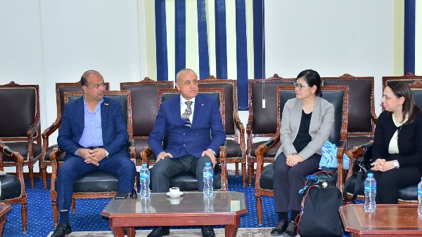 محافظ الأقصر يلتقى وفد «جايكا» بمكتبة مصر العامة ويشيد بدورها الثقافي وبرامج التدريب محافظ الأقصر يلتقى وفد «جايكا» بمكتبة مصر العامة ويشيد بدورها الثقافي وبرامج التدريب