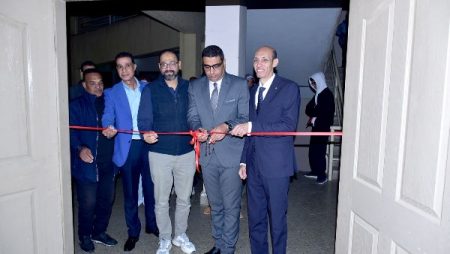 نائب محافظ الأقصر يفتتح المعرض الفني “تجربة شخصية” بقصر الثقافة