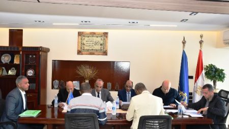 نائب محافظ أسوان يترأس لجنة إختيار نواب وسكرتيرى رؤساء المراكز والمدن