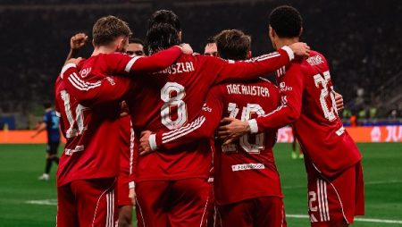 سلوت يشيد بدور نجم ليفربول مع الريدز