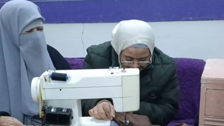 دورات تدريبية للسيدات المعيلات لتعلم الخياطة فى مطروح