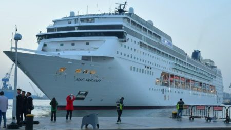 أكثر من 100 مُصاب.. تفشي فيروس خطير على متن سفينة سياحية حول العالم | تفاصيل