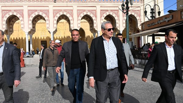 وسط أمطار طنطا… محافظ الغربية يفاجئ الشوارع بجولة ميدانية مكبرة لمتابعة حركة النقل ورفع الإشغالات.. ويؤكد: لن أسمح بأي تقصير.. والمواطن يجب أن يشعر بالاختلاف