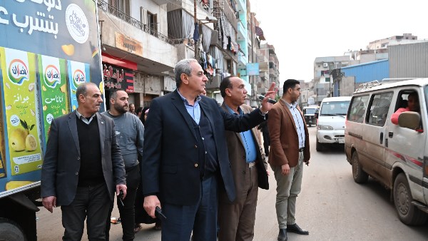 على مدار 4 ساعات.. محافظ الغربية يتجول بشوارع طنطا لمتابعة رفع مياه الأمطار على مدار 4 ساعات.. محافظ الغربية يتجول بشوارع طنطا لمتابعة رفع مياه الأمطار