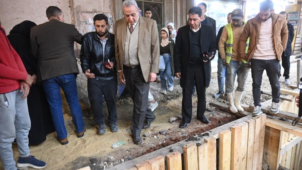 محافظ الغربية يتابع ميدانيًا تطوير ورصف شارع فلسطين بزفتى.. أعمال إحلال وتجديد بطول 1 كم لتعزيز كفاءة الصرف بأحد أهم محاور المدينة