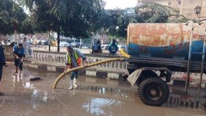 عقب سقوط الأمطار .. إنتشار الأجهزة التنفيذية بالشرقية لشفط وكسح المياه