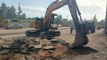 بتكلفة 30 مليون جنيه.. البدء في رصف شوارع دسوق بكفر الشيخ| صور