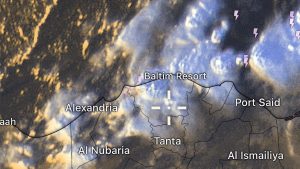 سحب رعدية وأمطار متفاوتة الشدة تضرب السواحل والوجه البحري| الطقس
