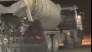 بيرمى الأسمنت فى الطريق.. القبض على سائق سيارة خلاط بالقاهرة