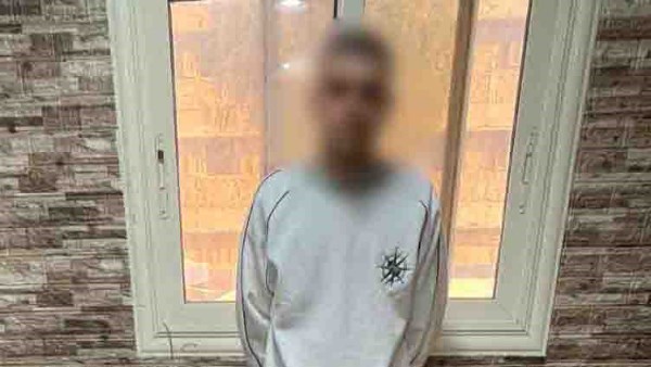 القبض على شخص يوزع كروت دعاية فى محيط لجنة بالبحيرة القبض على شخص يوزع كروت دعاية فى محيط لجنة بالبحيرة