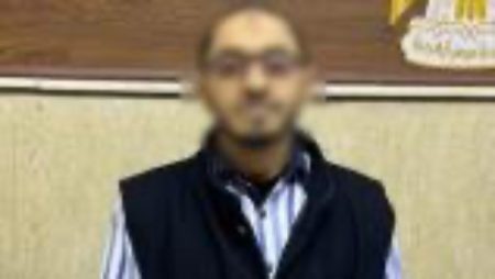 تسبب فى إصابتها.. مدرس يتعدى على طالبة بالضرب داخل المدرسة