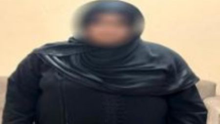 بتجمع بطاقات المواطنين .. القبض على سيدة فى محيط اللجان بقنا