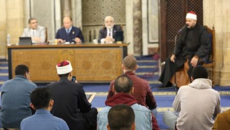 الملتقى الفقهي بالجامع الأزهر: العدة شرعت لحفظ كرامة المرأة وصيانة إنسانيتها