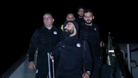 لقطات من وصول بعثة منتخب مصر إلى المغرب.. شاهد