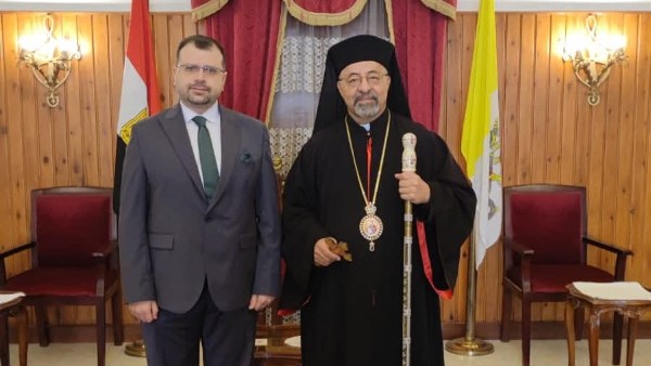 البطريرك الأنبا إبراهيم إسحق يستقبل سهيل لاوند الأكاديمي المتخصص في تاريخ المسيحية الباكرة