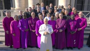 رئيس أساقفة الكنيسة الأسقفية يزور بابا الفاتيكان | صور