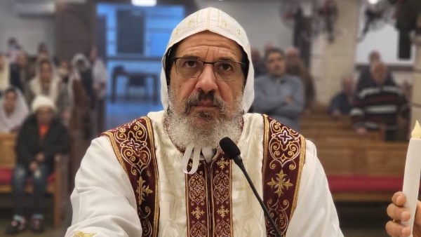 أسقف كنائس شبرا الشمالية يصلي القداس بكنيسة الشهيد مارمرقس وشهداء مصر بليبيا