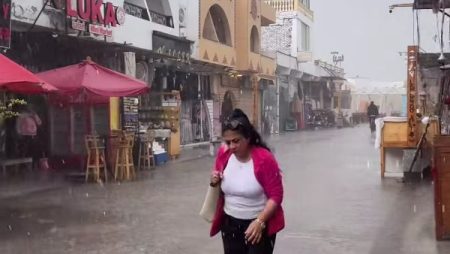 أخبار جنوب سيناء: طقس مُضطرب أمطار وبرق ورعد بشرم الشيخ ودهب | صور