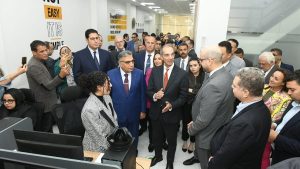 محافظ الدقهلية ووزير الاتصالات في زيارة تفقدية لشركة “قمم” للتكنولوجيا والاستشارات الرقمية بالمنصورة