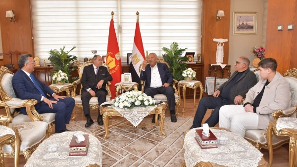 محافظ بورسعيد يجتمع بـ كامل أبو علي قبل تأسيس شركة الكرة بالمصري