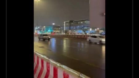 السعودية ترفع الإنذار الأحمر .. أمطار وصواعق رعدية وضباب تضرب الرياض